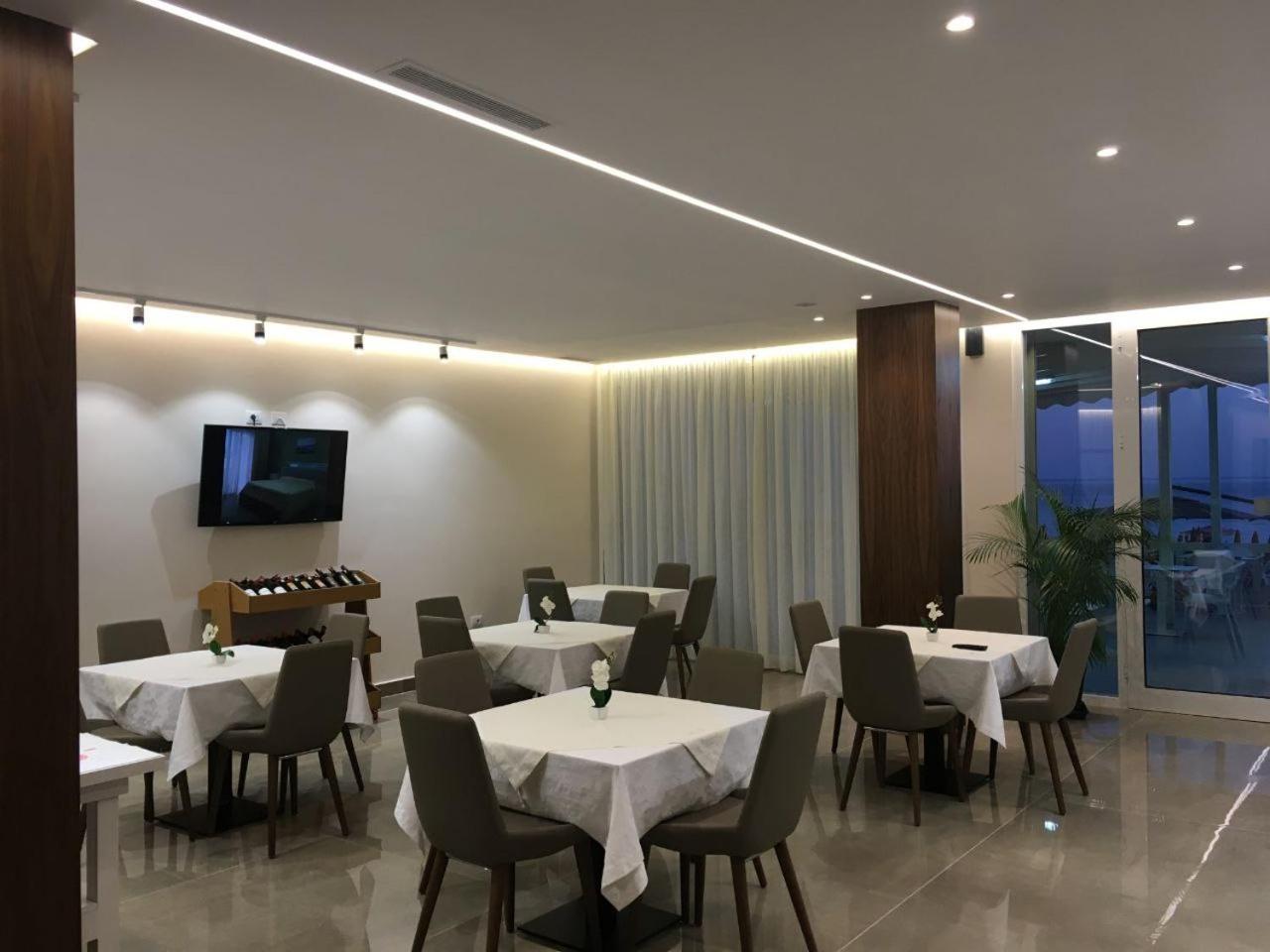 Hotel Maren Durres Exterior photo