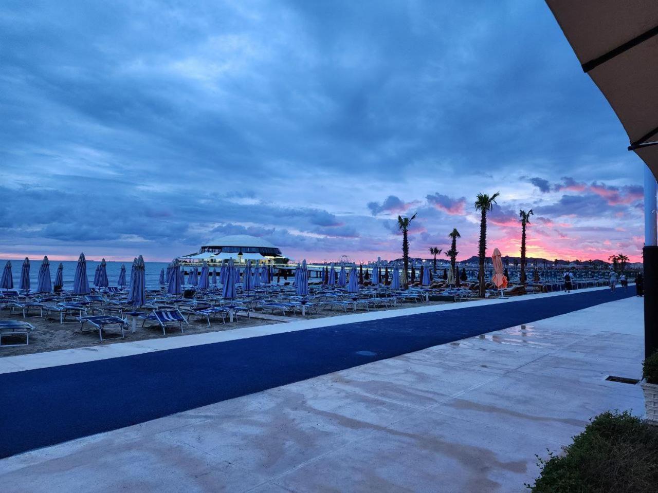Hotel Maren Durres Exterior photo