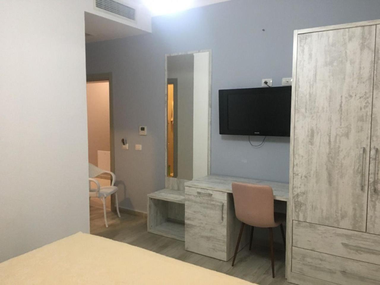 Hotel Maren Durres Exterior photo