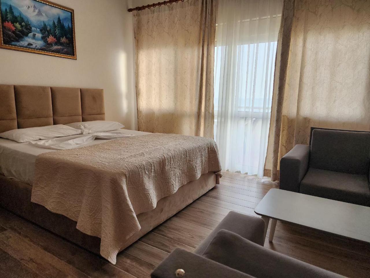 Hotel Maren Durres Exterior photo