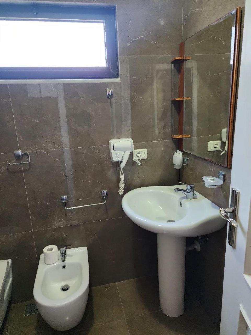 Hotel Maren Durres Room photo